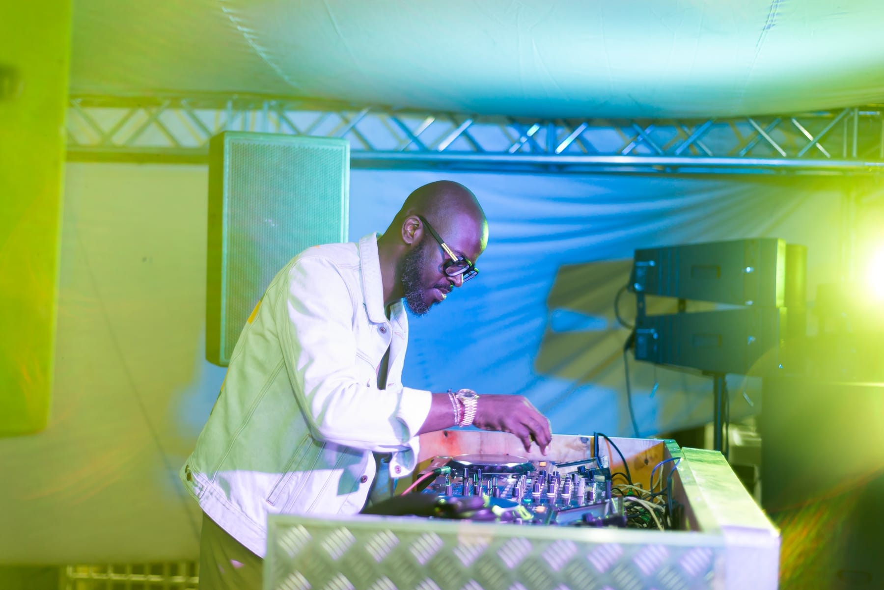 Black Coffee at the decks in a green and blue wash